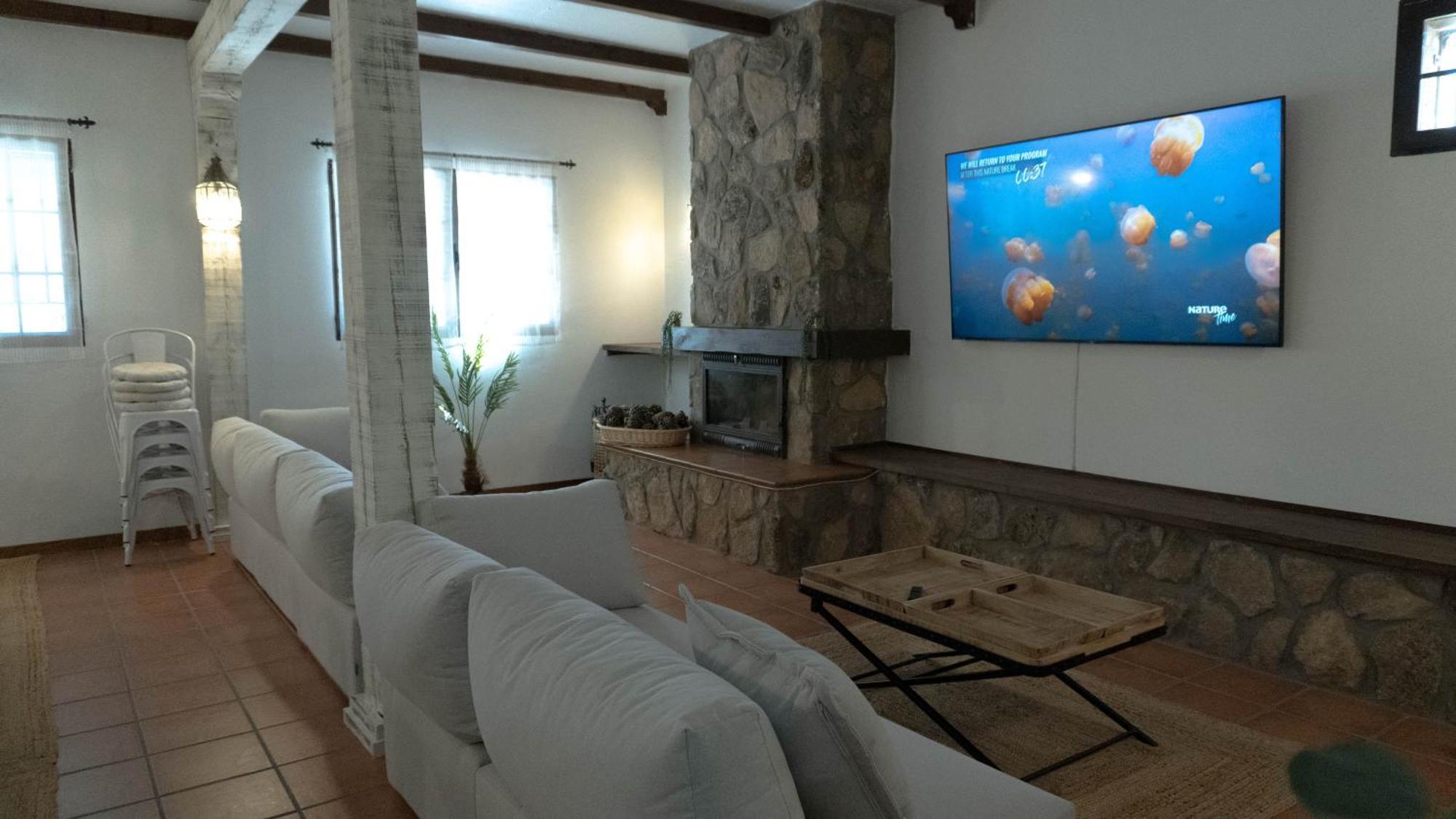 Casa Valdesanmartin - Country House, 10500Sqm, Pool, Paddel & Bbq El Tiemblo Eksteriør bilde